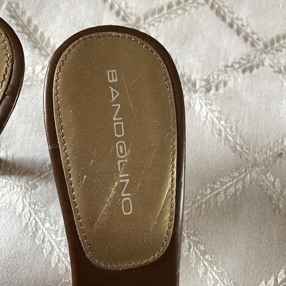 Bandolino Heel Sandal, shiny leather, like new, size 8.5 - Picture 5 of 10